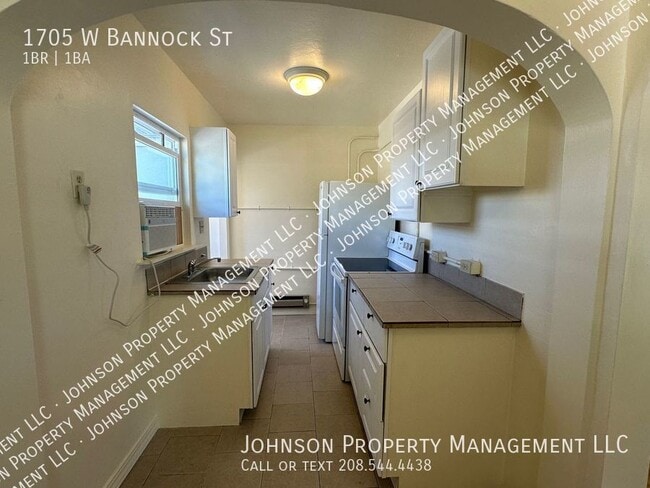 Building Photo - 1705 W Bannock St