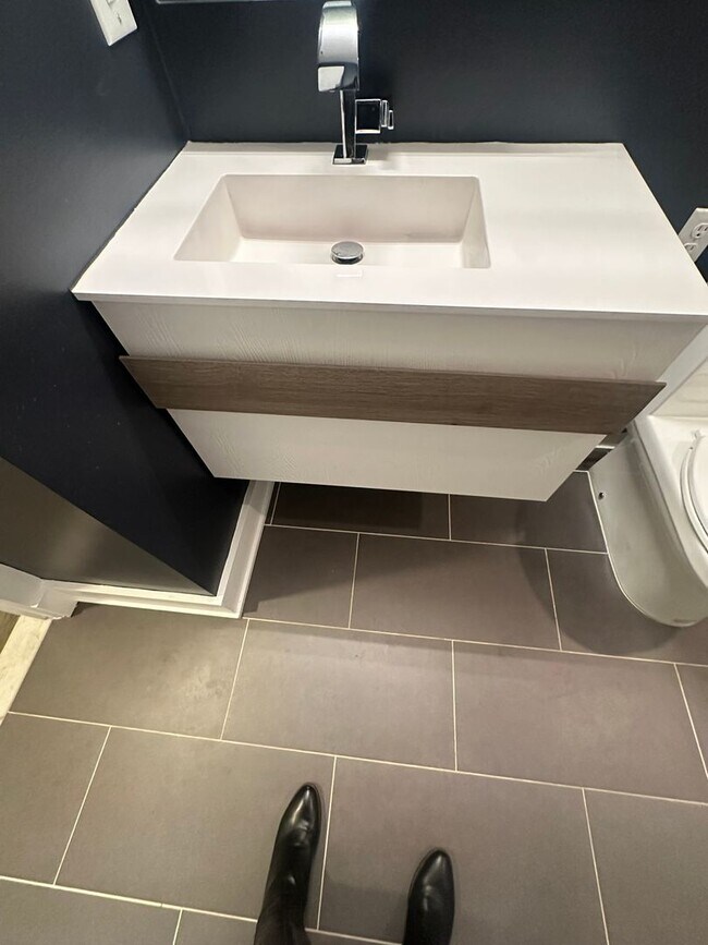 Building Photo - Modern 2 Bedroom, 2 Bathroom Penthouse with Parking in Historic LeDroit Park