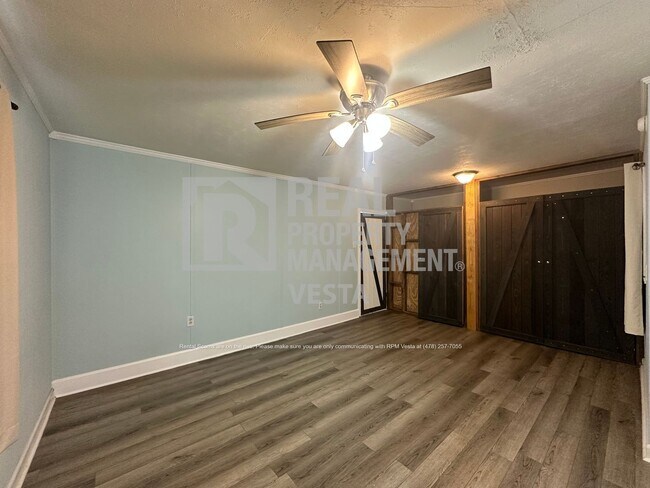 Building Photo - 346 E Main St