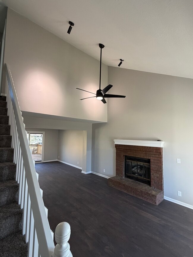 Building Photo - 11631 Garnett St