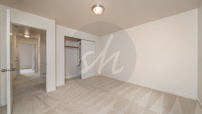 Building Photo - 10825 Fossil Dust Dr