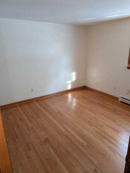 Building Photo - 83 Shawn Dr