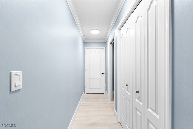 Building Photo - 2328 SE 27th St