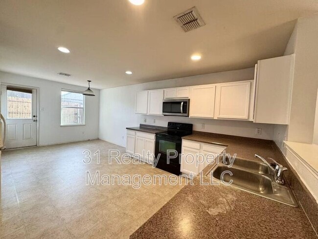 Building Photo - 9832 Dartmouth Dr