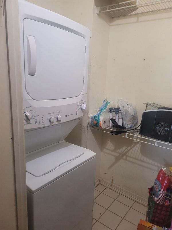 Building Photo - 11550 Southfork Ave