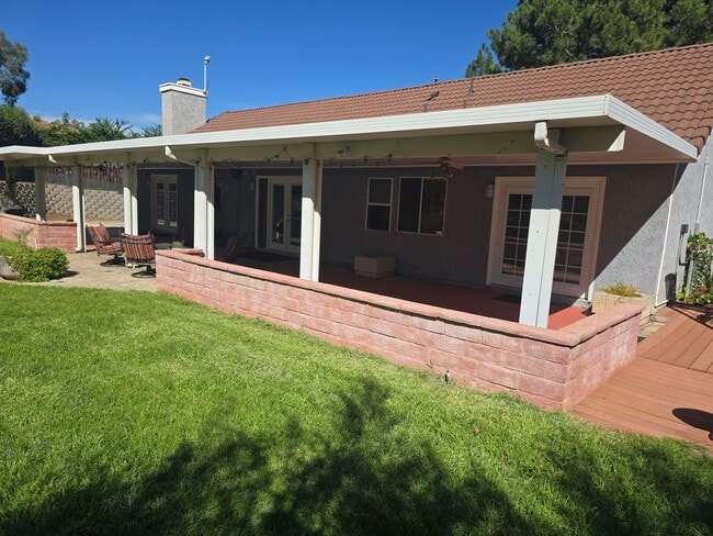 Building Photo - Nice Single Story Home