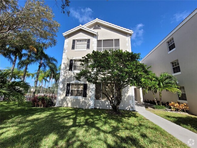 Building Photo - 2861 N Oakland Forest Dr