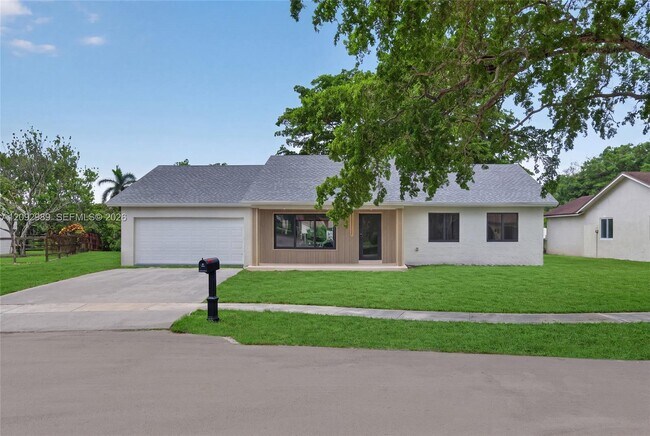 Building Photo - 8668 SW 50th St