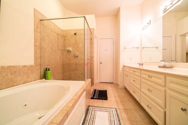 Building Photo - 2710 Hullsmith Dr