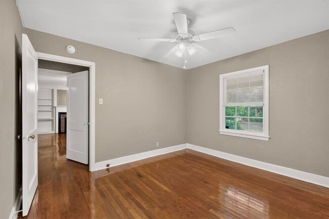 Building Photo - 3100 Breeze Terrace