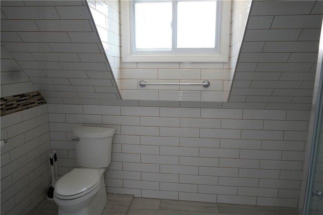 Building Photo - 1358 Narragansett Blvd