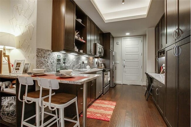 Building Photo - 216 Barton Springs Rd