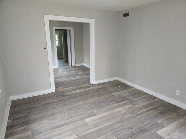 Building Photo - 1919 Warren St