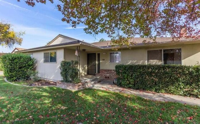Primary Photo - Beautiful 3 Bedroom / 1.5 Bathrooms