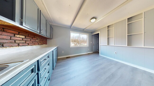 Building Photo - Madison Schools, 3 Bedroom Ranch!