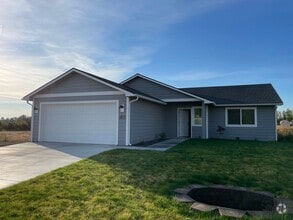 Building Photo - Located in Tieton!
