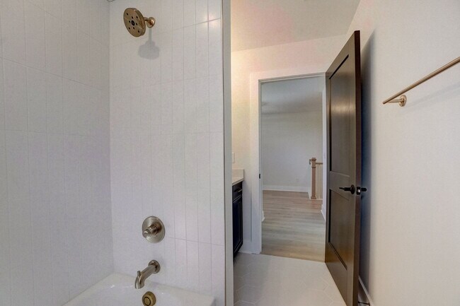 Building Photo - 1112 Pender St