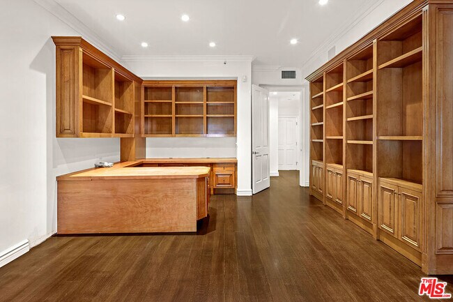 Building Photo - 11500 San Vicente Blvd