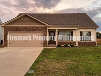 Building Photo - Large Corner Lot 3 Bedroom 2 Bath house in...