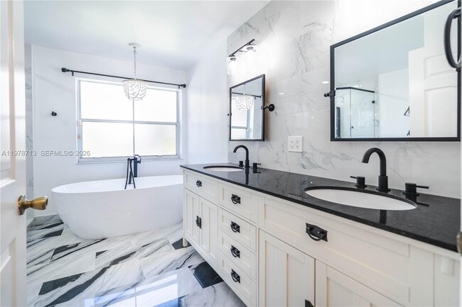 Building Photo - 13781 N Garden Cove Circle