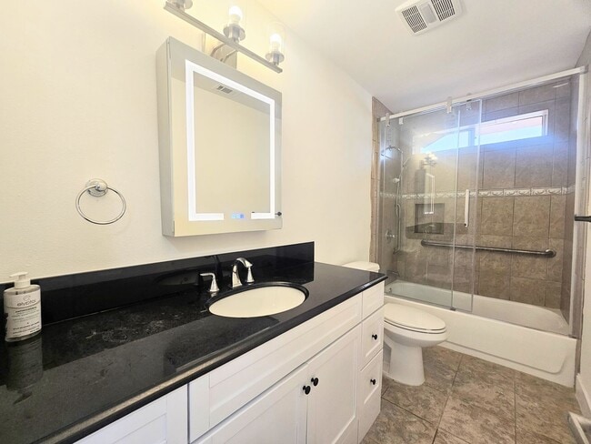 Building Photo - Single Story Senior Home - Newly Remodeled...