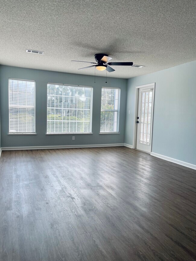 Building Photo - 1231 Ladys Island Dr