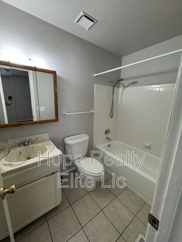 Building Photo - 2463 Astrozon Cir