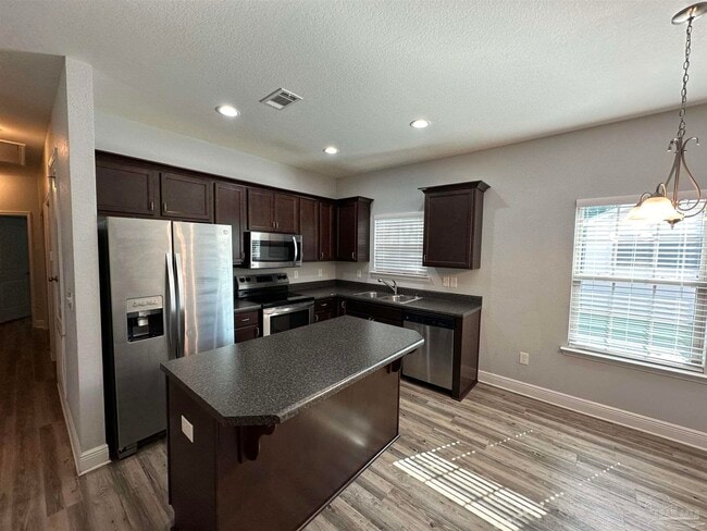 Building Photo - 422 N N St