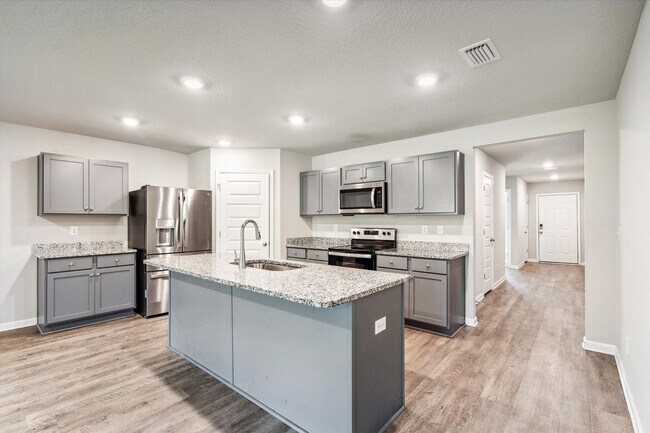 Building Photo - Four Bedroom in West Mobile