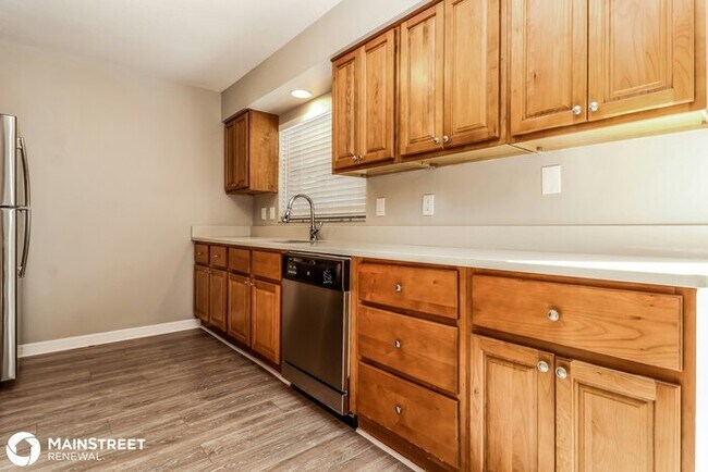 Building Photo - 1411 Cromwell Dr, Tarpon Springs, FL 34689