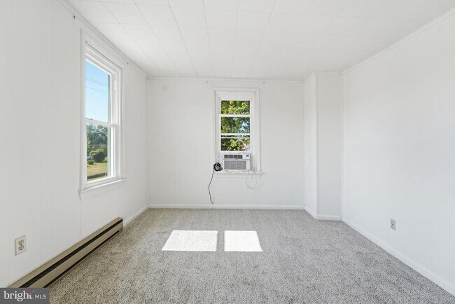 Building Photo - 815 N Maple Ave