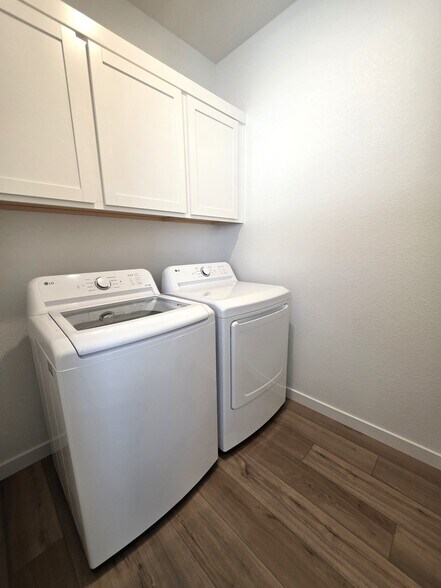 Building Photo - 10113 Sequoia Fls Pl