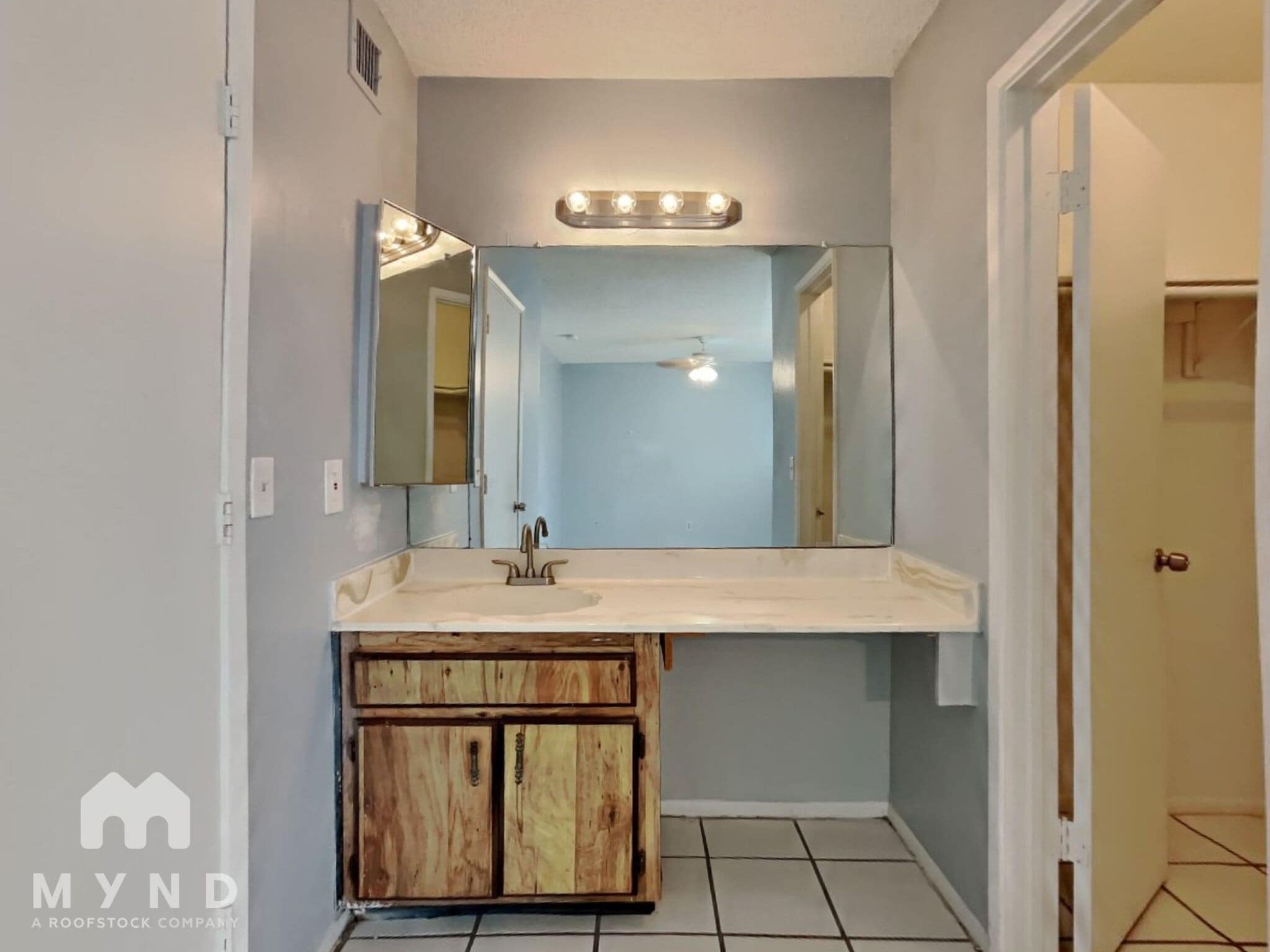 Building Photo - 1916 E Ardmore Dr