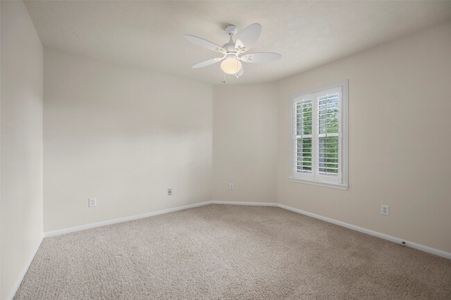 Building Photo - 22110 Field Green Dr