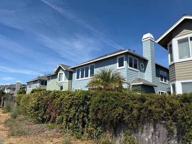 Building Photo - 184 Baypoint Dr
