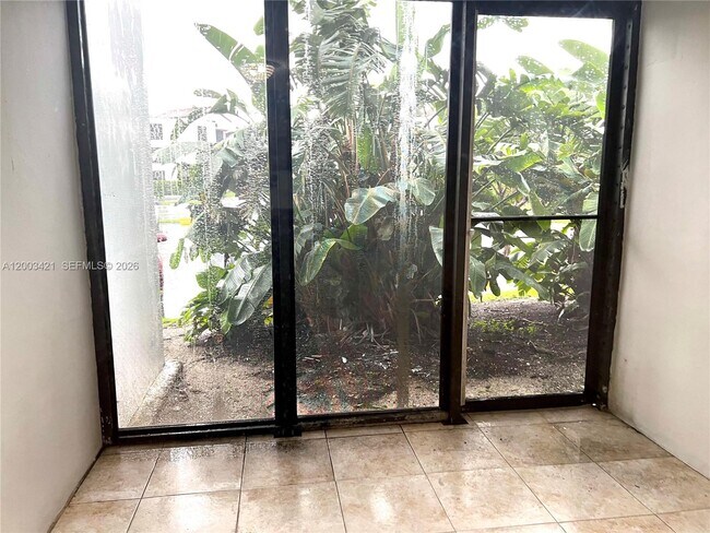 Building Photo - 210 Lake Pointe Dr