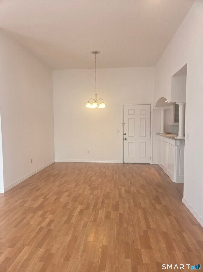 Building Photo - 73 Park Ave