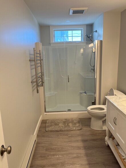 Building Photo - 2 1/2 Dumas Ave