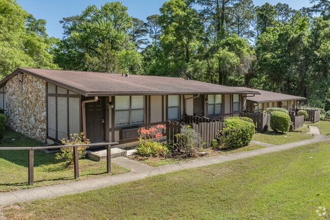 Building Photo - Ridgewood Apartments