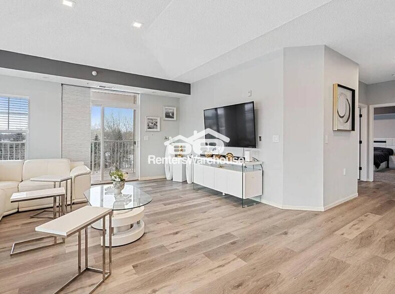 Building Photo - 3800 85th Ave N