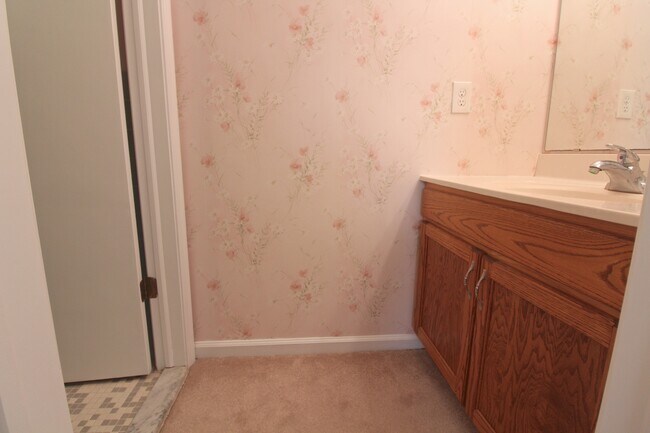 Building Photo - 214 Troon Ct