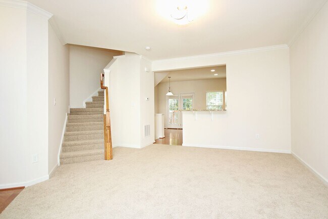 Building Photo - Pet-Friendly Townhome Near UVA Medical Center