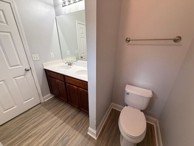 Building Photo - 3 Bedroom 2 Bath House in Brickhope Greens...