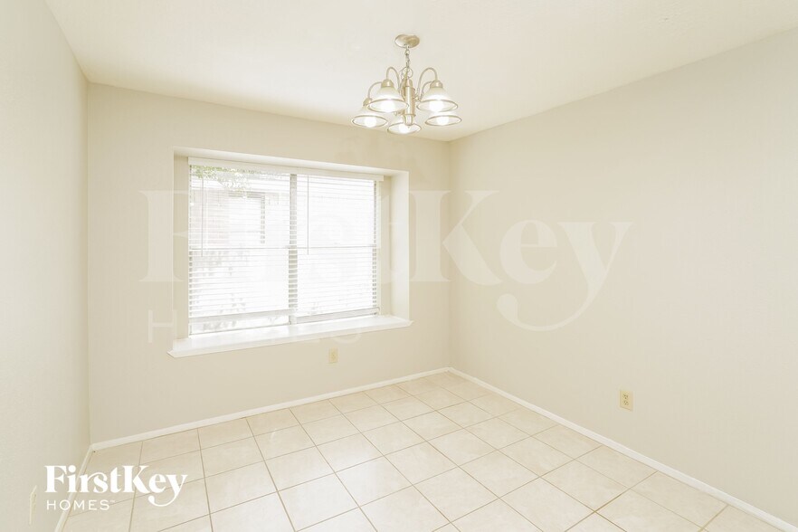 Building Photo - 26511 Cypresswood Dr