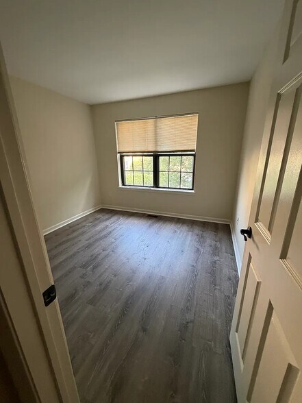 Building Photo - 7 Liberte Ln