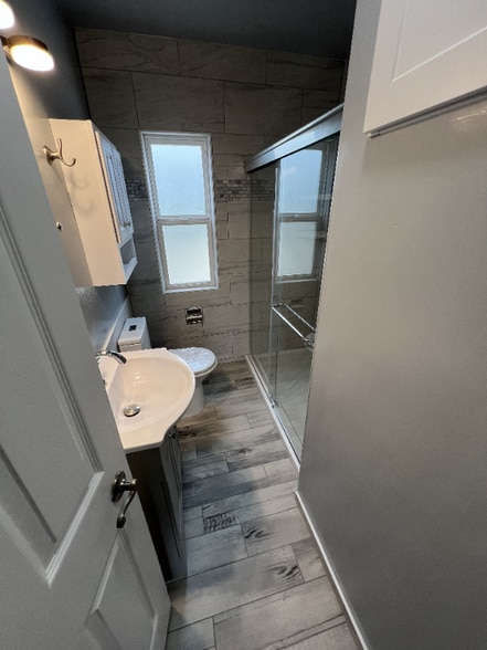 Building Photo - 7545 La Jolla Blvd