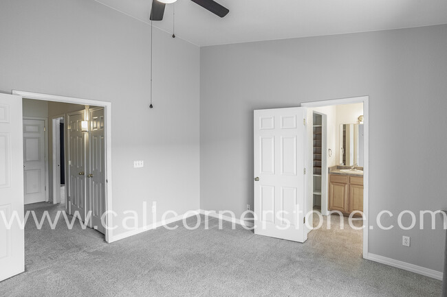 Building Photo - 973 Mountain Crest Vw