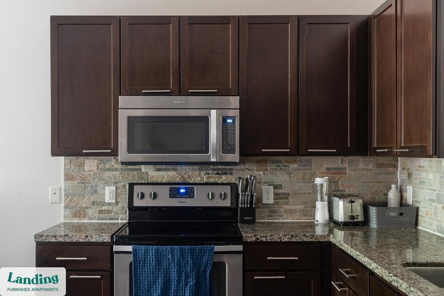 Building Photo - 10800 Lakeline Blvd