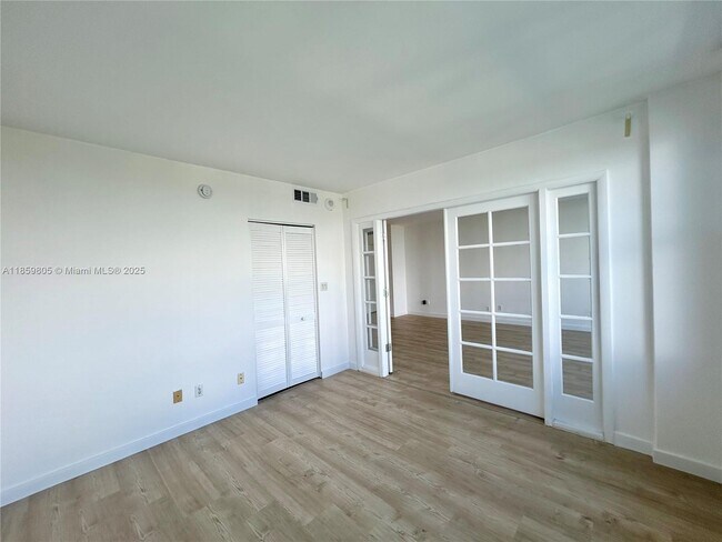 Building Photo - 5600 Collins Ave