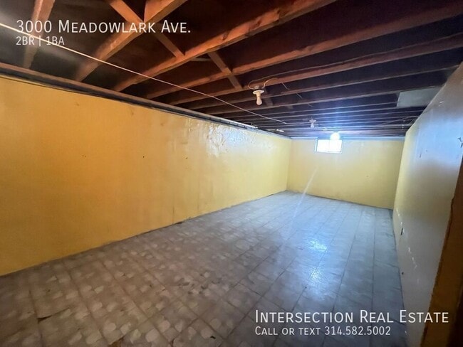 Building Photo - 3000 Meadowlark Ave